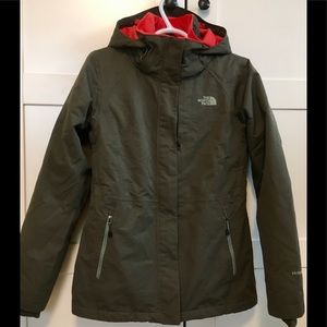 The North Face HyVent winter jacket S like new